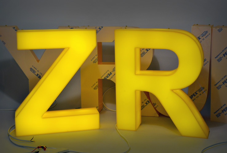 Litera 3D z plexi LED